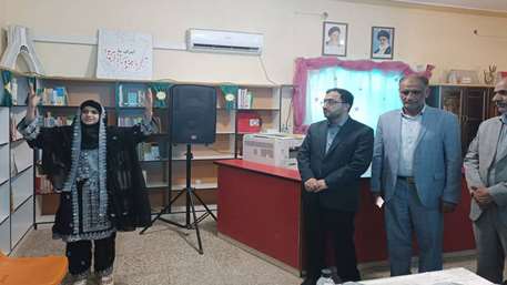  مدیرعامل کانون پرورش فکری در نقطه صفر مرزی هیرمند