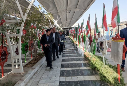 آغاز سفر مدیرعامل کانون به سیستان و بلوچستان با ادای احترام به مقام شامخ شهیدان